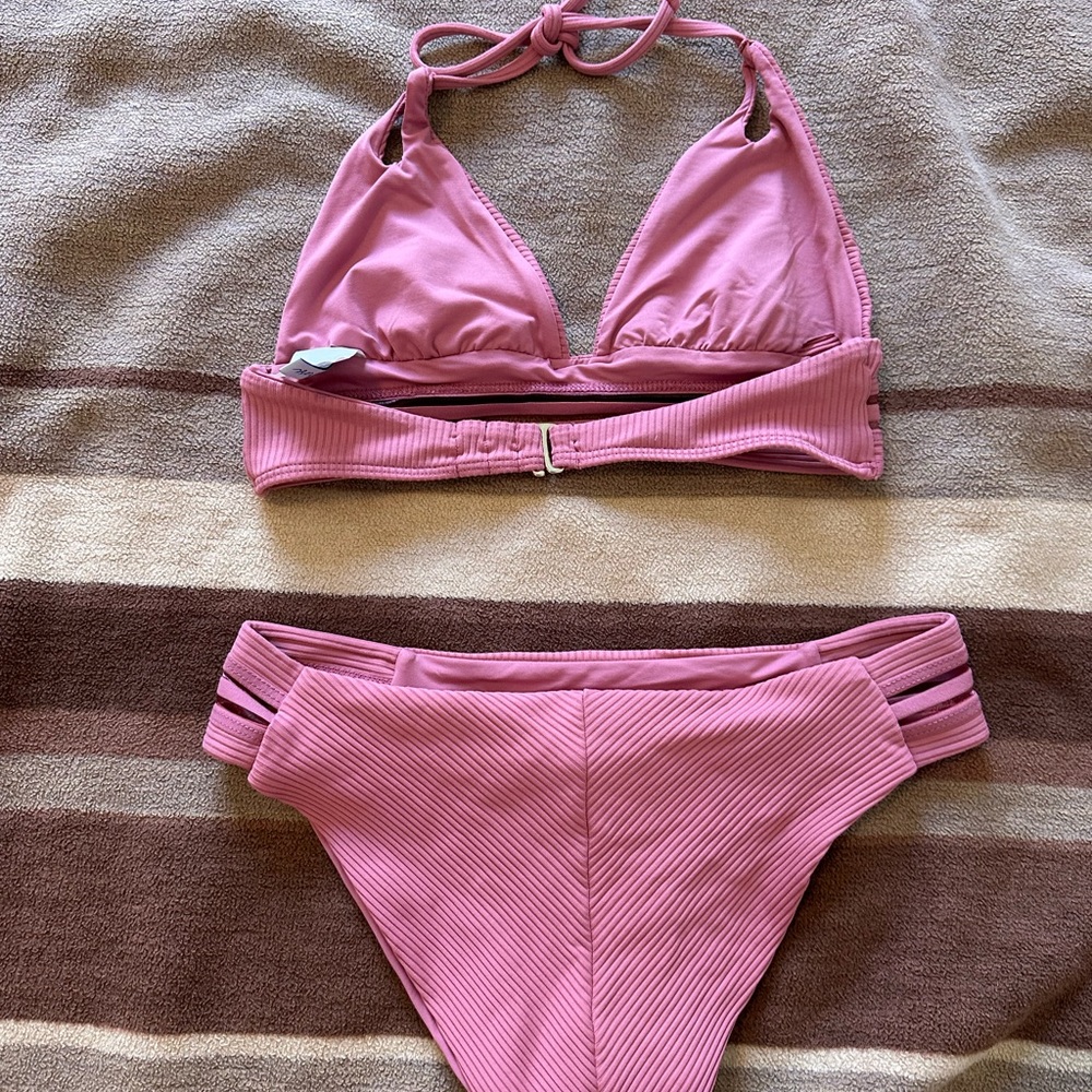 Pink Ribbed Bikini Set - Picture 2 of 4